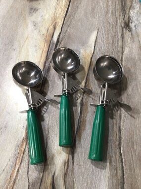 Set of 3 Winco #307 Green Dishers Size 12 3-1/4 oz Stainless Steel Scoops